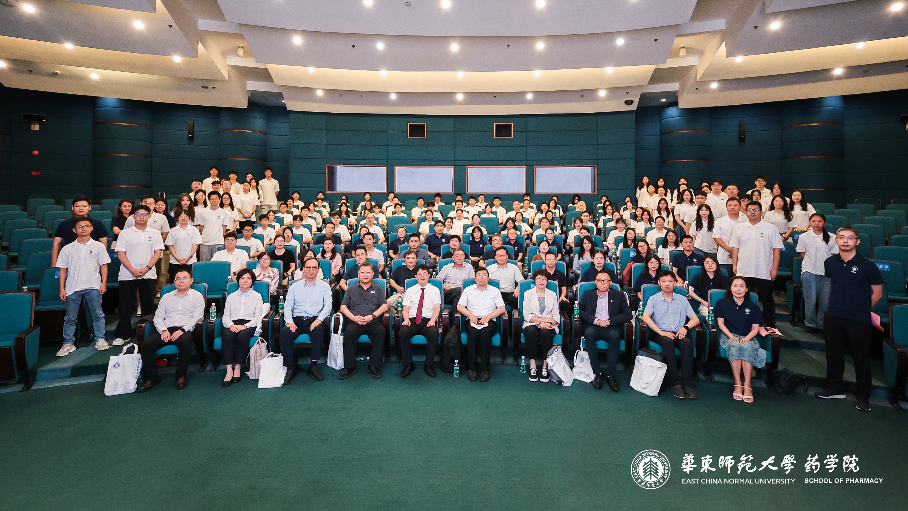 合影-好一点.JPG 合影-好一点.JPG